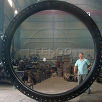 <a href=http://www.xinligj.com target=_blank class=infotextkey><a href=http://www.xinligj.com target=_blank class=infotextkey>单球体橡胶接头</a></a>与大口径橡胶接头各有千秋